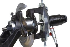 Vervang compacte wiellagers snel en zonder beschadigen met Wallmek Snap-on Tools